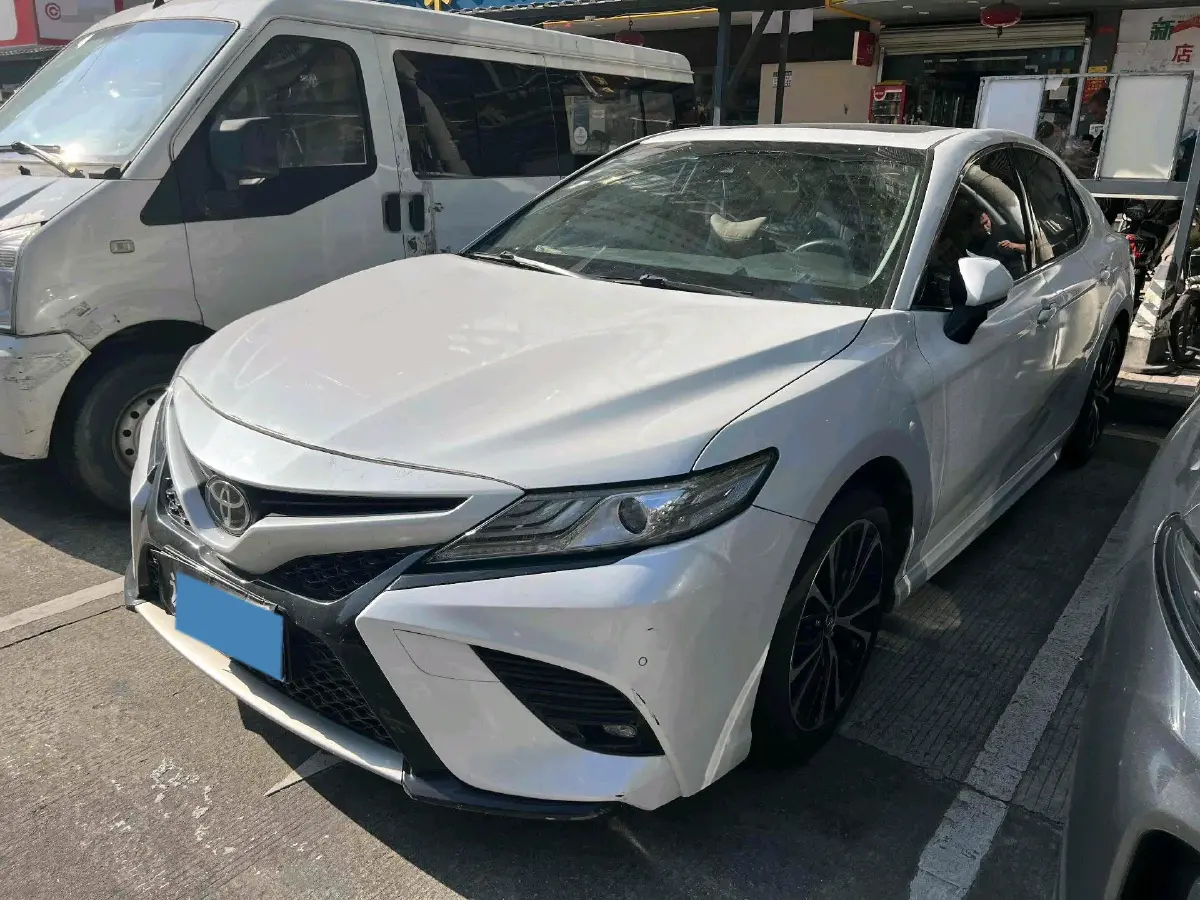 2019 Toyota Camry 2.5L 209HP L4 8AT