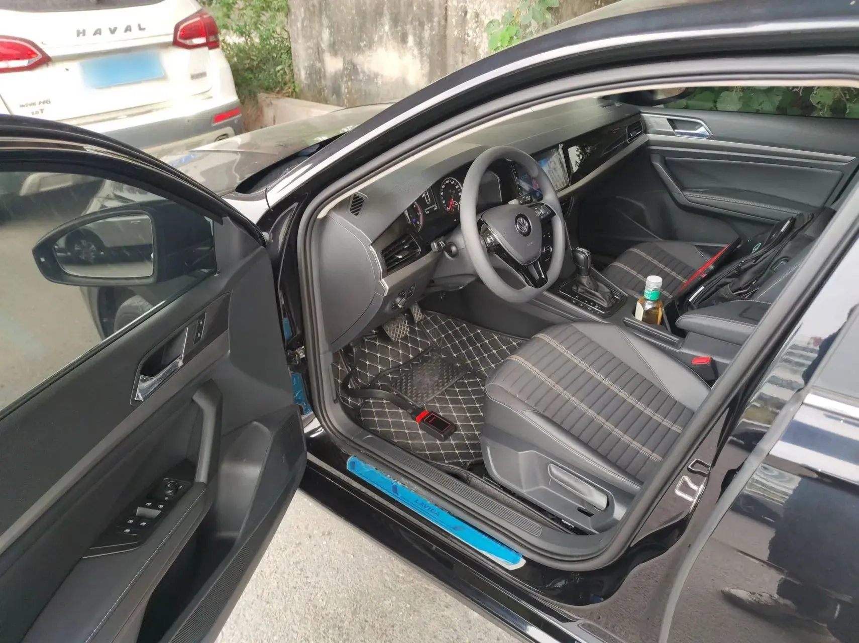 2019 VOLKSWAGEN LAVIDA thumbnail 3