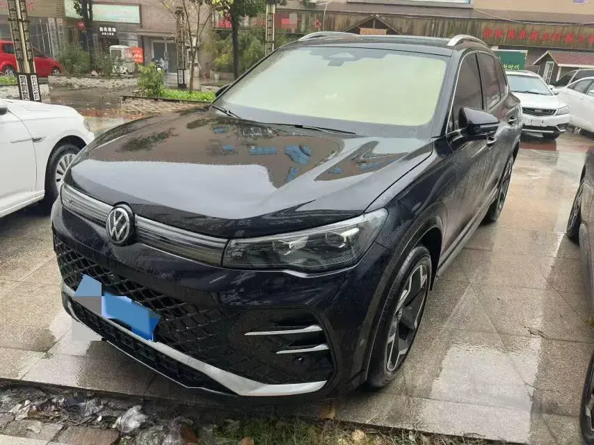 2025 Volkswagen Tiguan L 2.0T 220HP L4 7DCT 2025 Volkswagen Tiguan L 2.0T 220HP L4 7DCT