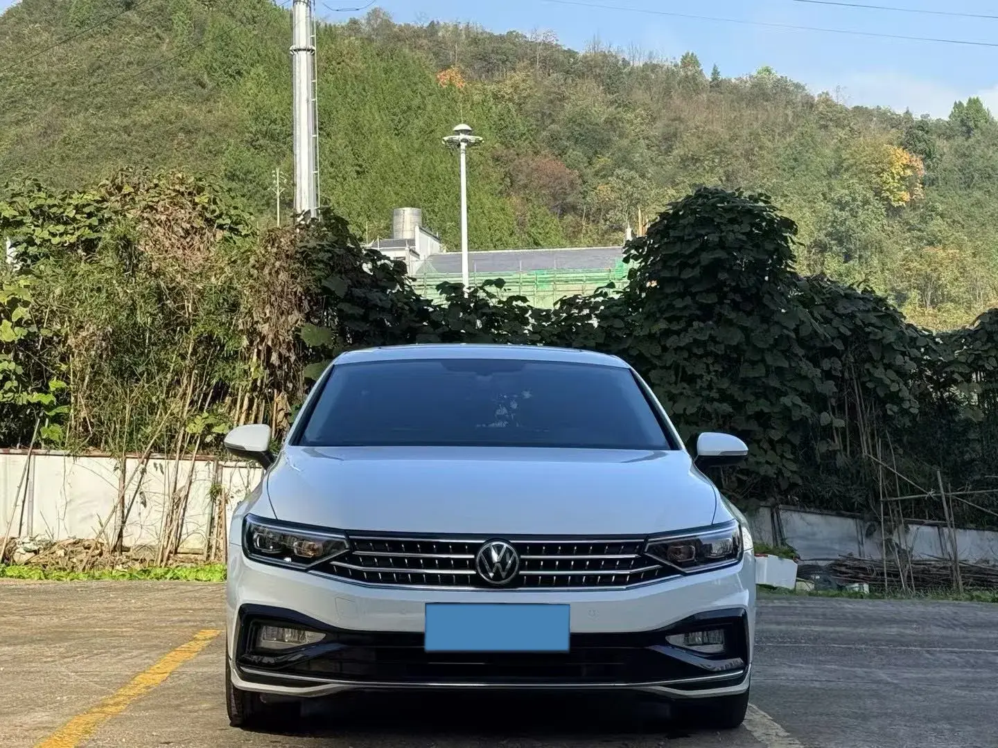 2023 VOLKSWAGEN MAGOTAN thumbnail 3