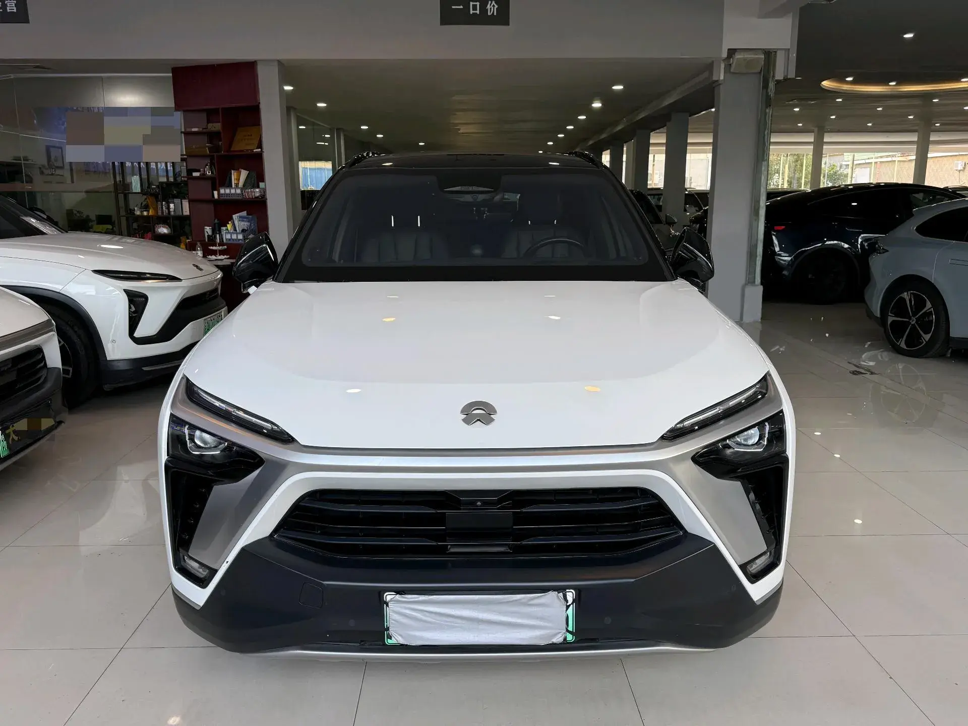 2020 NIO ES8 thumbnail 2