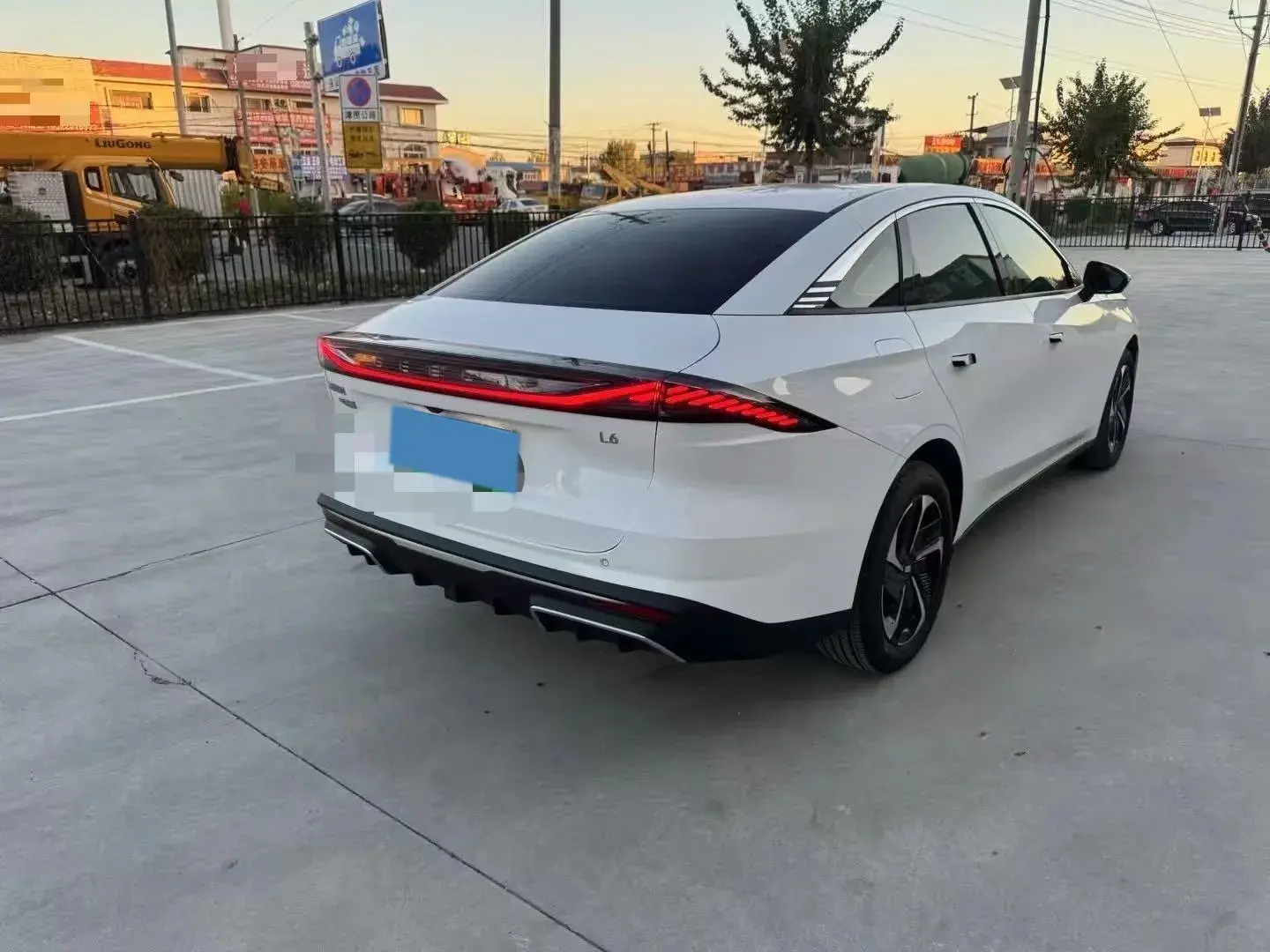 2024 GEELY GALAXY thumbnail 4