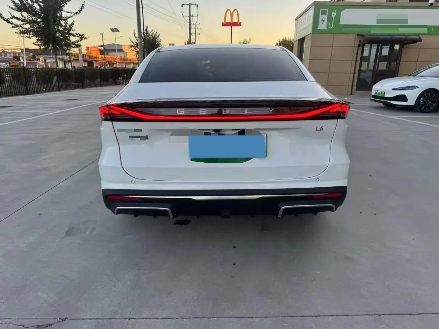 2024 GEELY GALAXY thumbnail 3