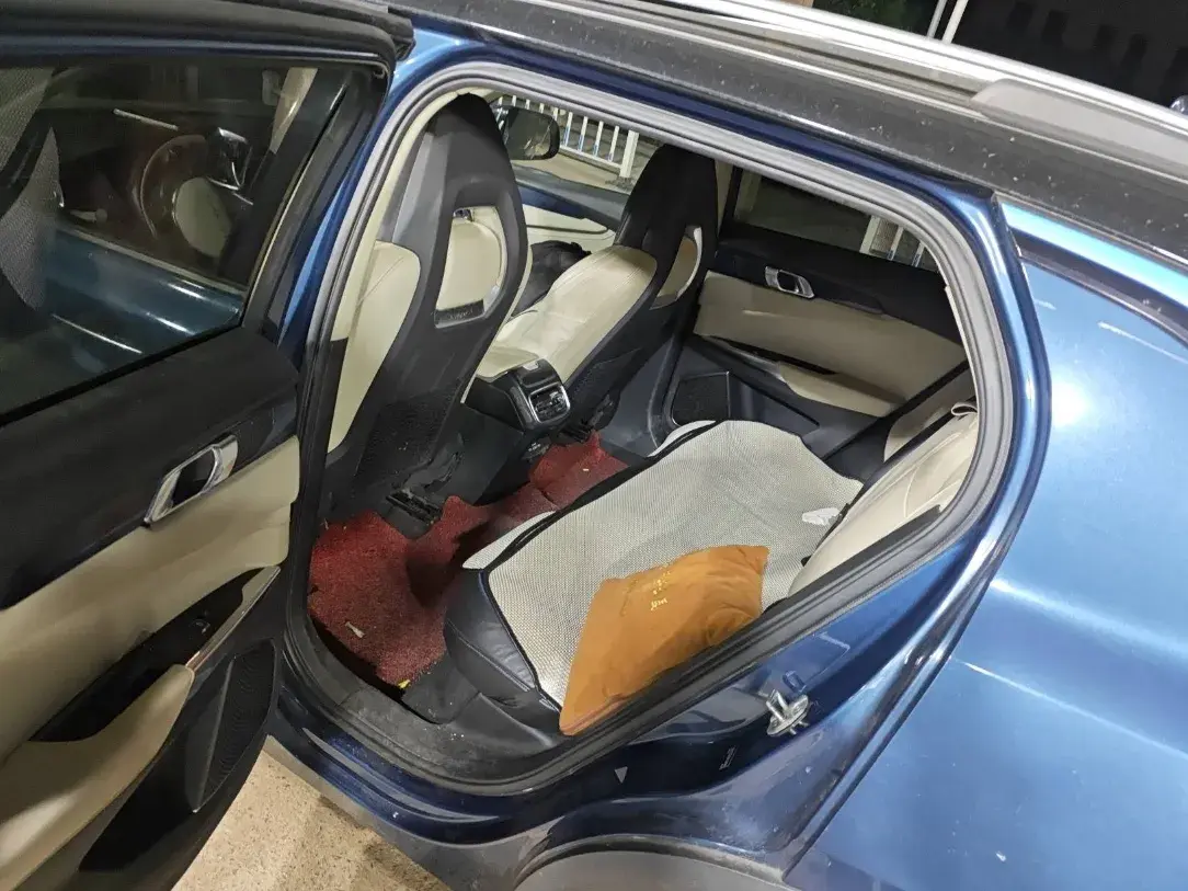 2017 LYNK&CO 01 thumbnail 3