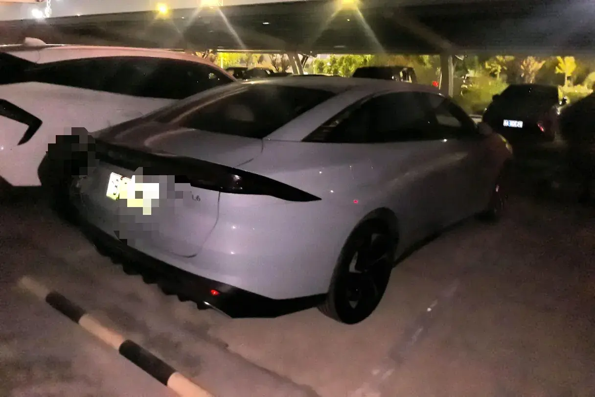 2023 GEELY GALAXY thumbnail 3