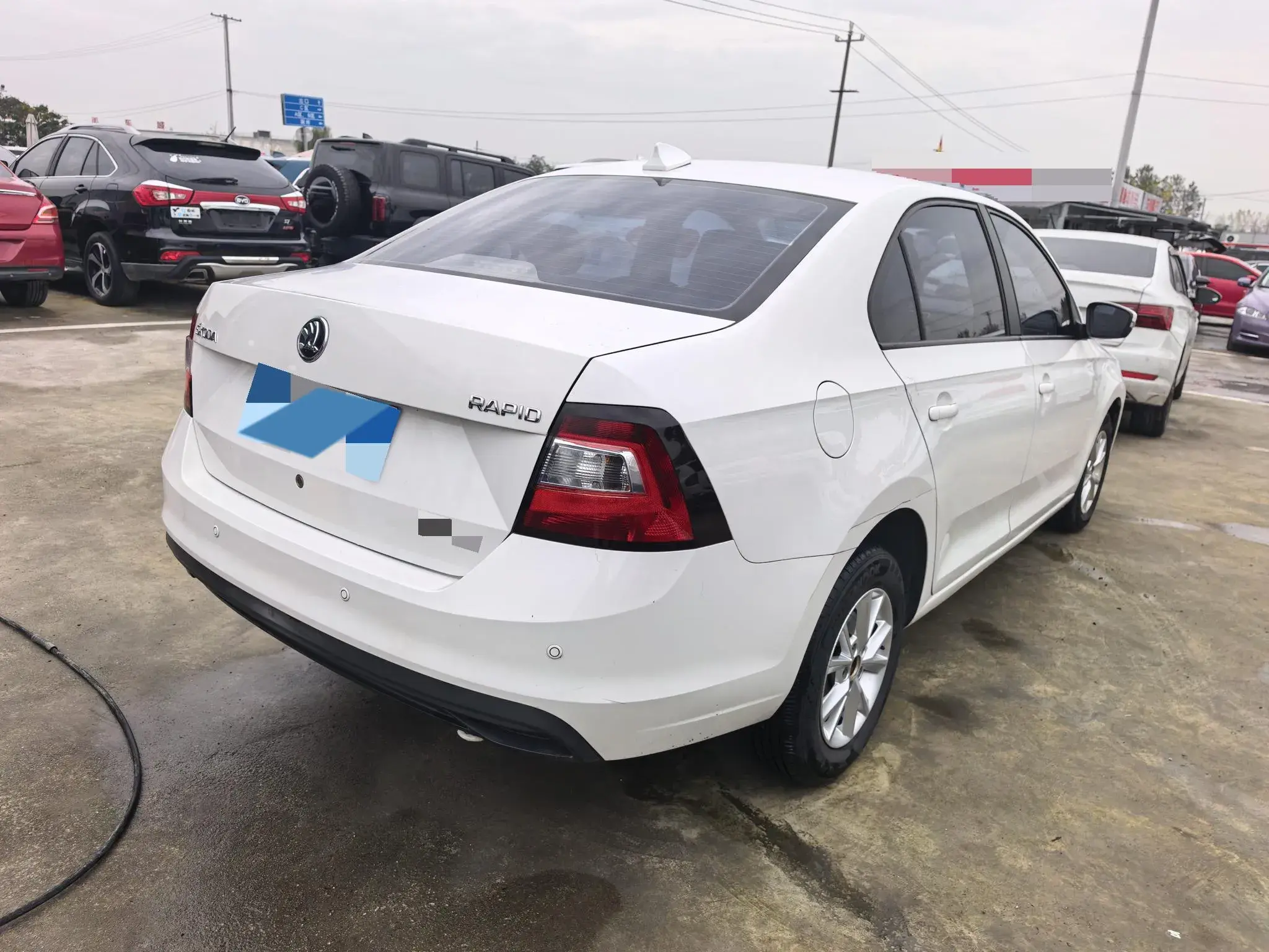 2018 SKODA RAPID thumbnail 4