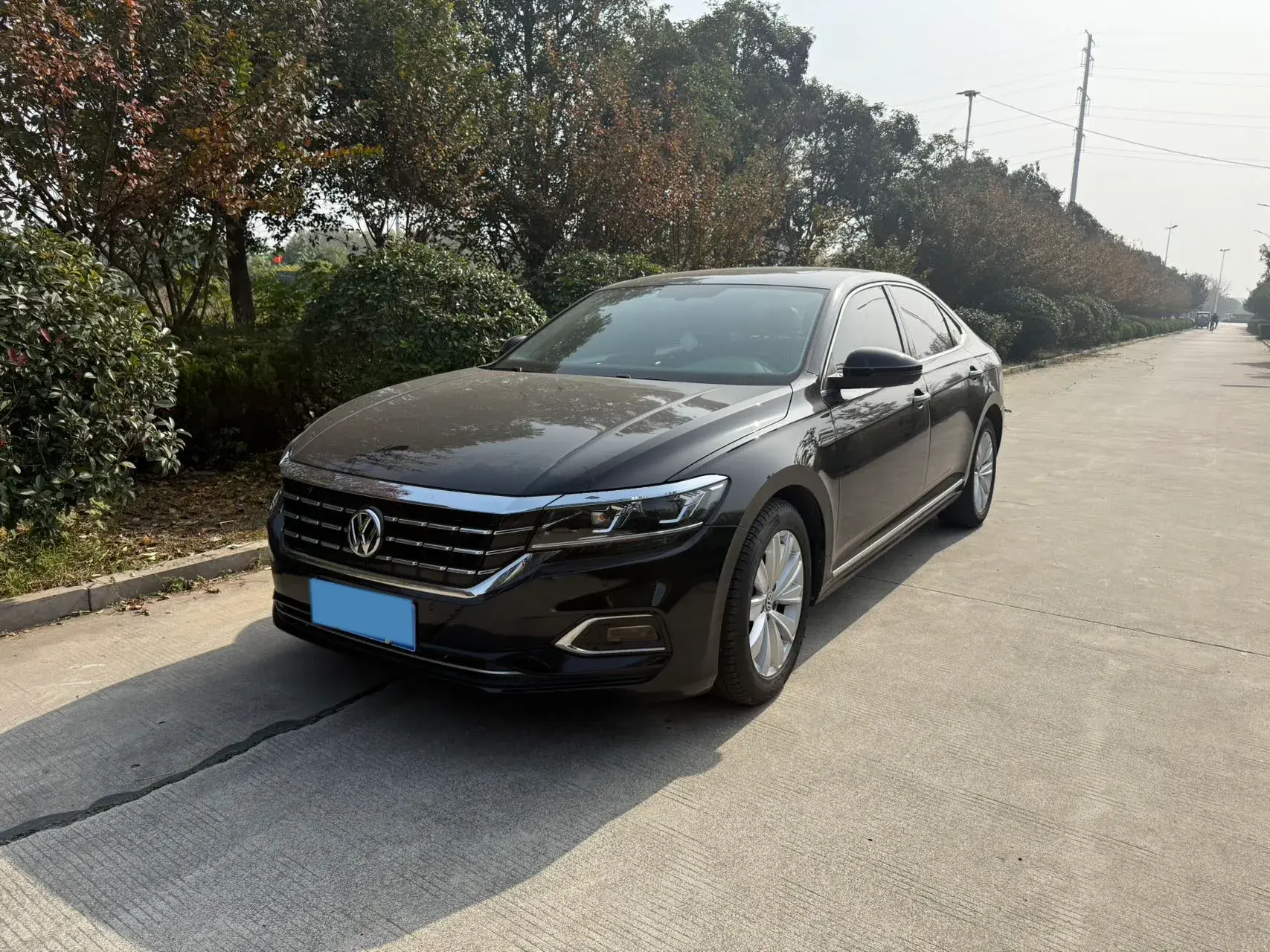 2019 VOLKSWAGEN PASSAT view 1