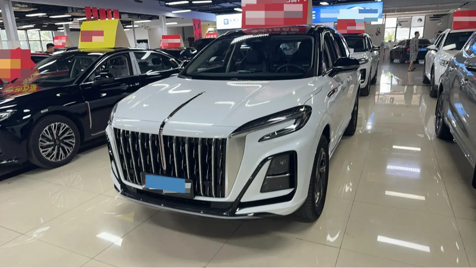 2023 HONGQI HS3 view 1