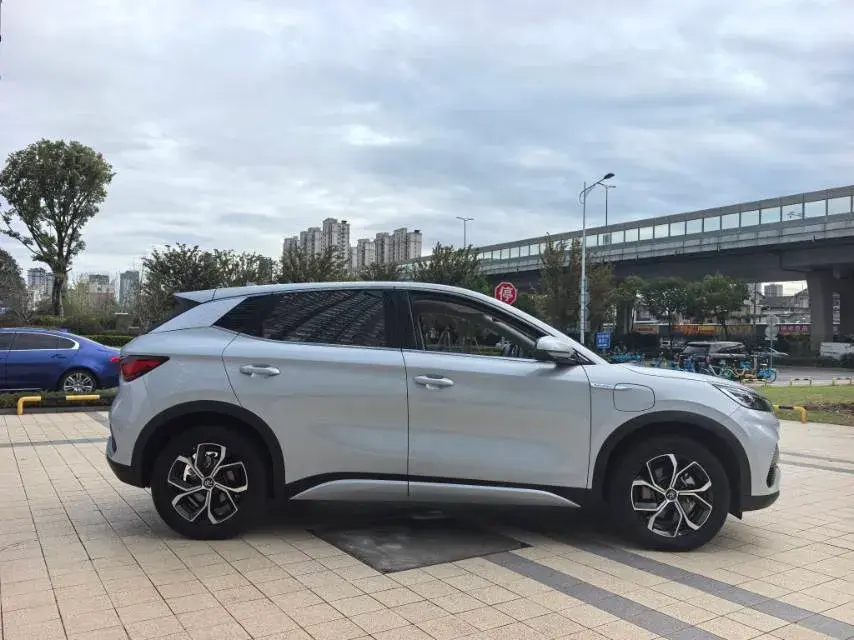 2024 BYD YUAN thumbnail 3