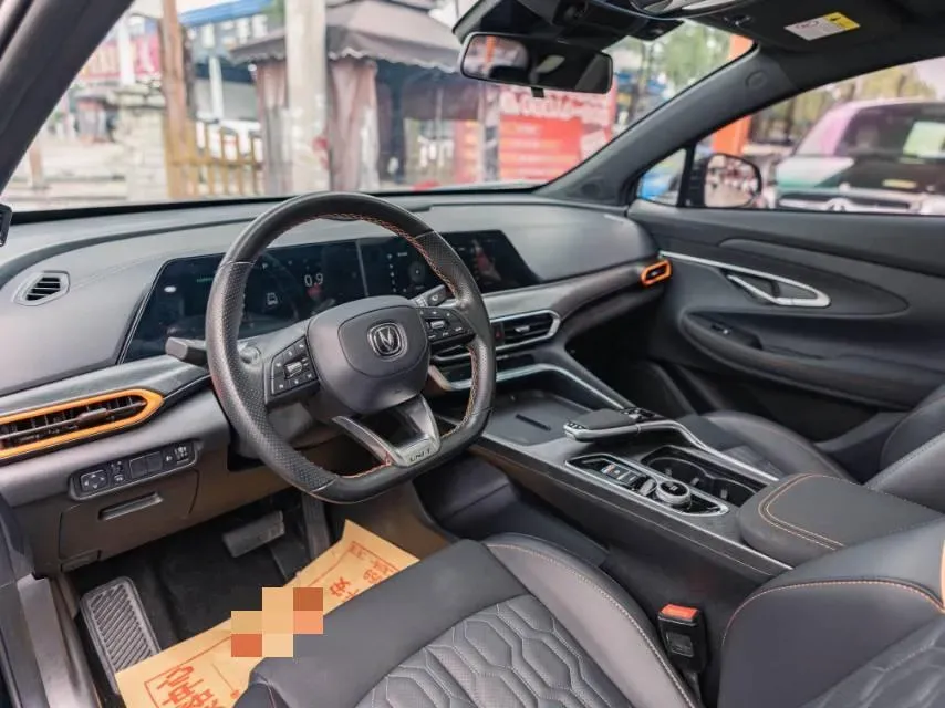 2022 ChangAn UNI-T 1.5T 188HP L4 7DCT,autocango,china used car exporter,china ev exporter,chinese used car exporter,chinese used ev exporter