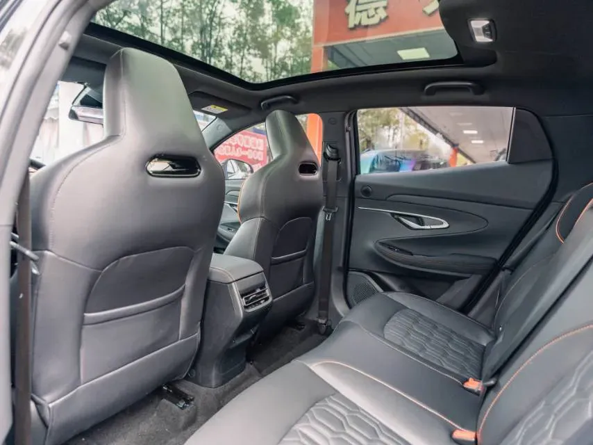 2022 ChangAn UNI-T 1.5T 188HP L4 7DCT,autocango,china used car exporter,china ev exporter,chinese used car exporter,chinese used ev exporter