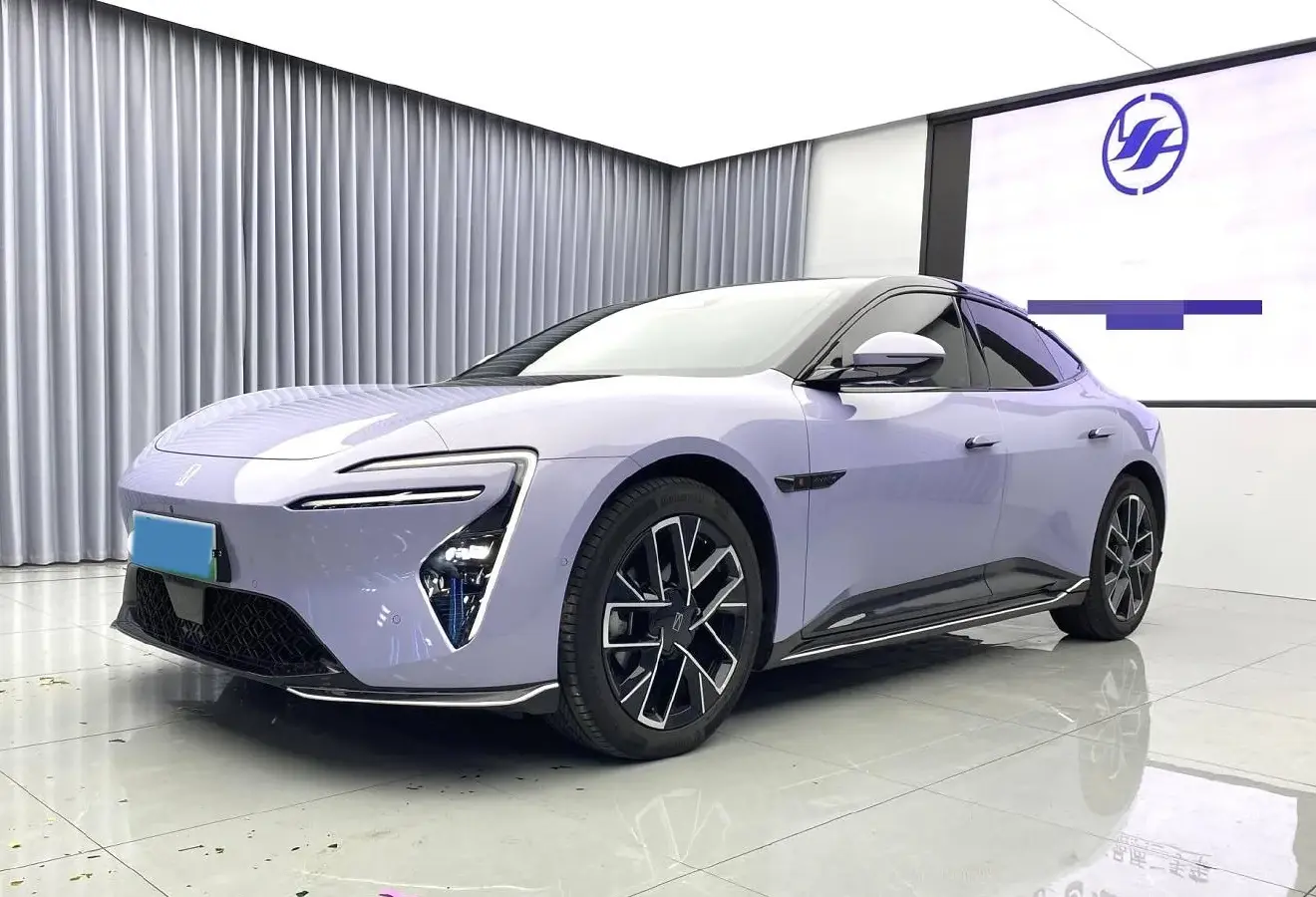 2025 Avatr 06 REEV 156HP REEV