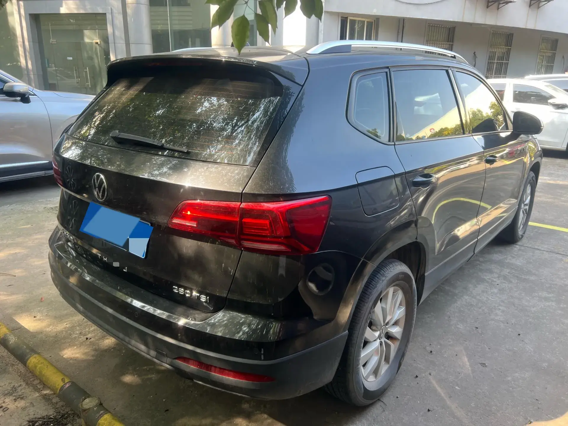 2021 VOLKSWAGEN THARU thumbnail 4