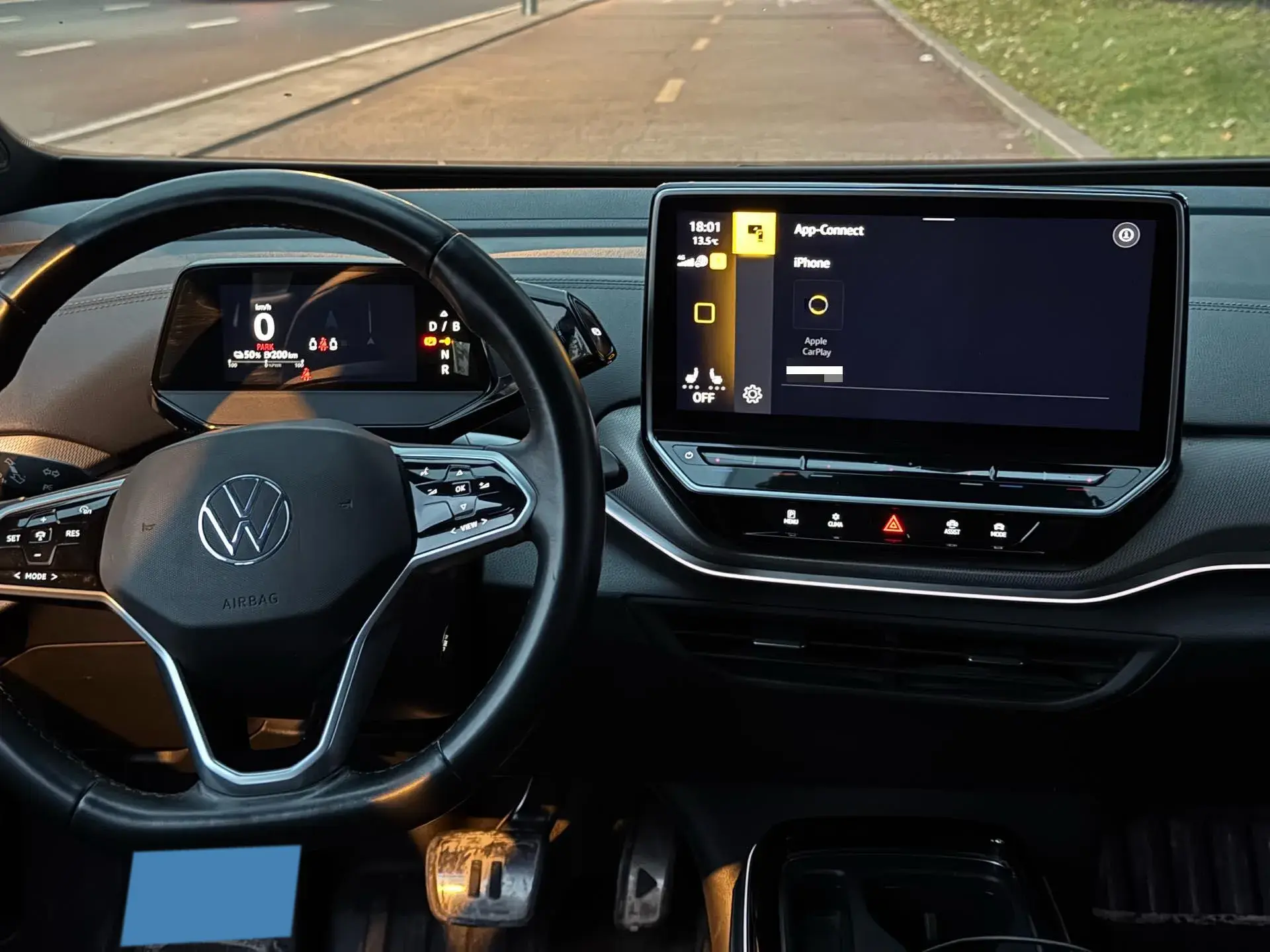 2022 VOLKSWAGEN ID.4 thumbnail 4