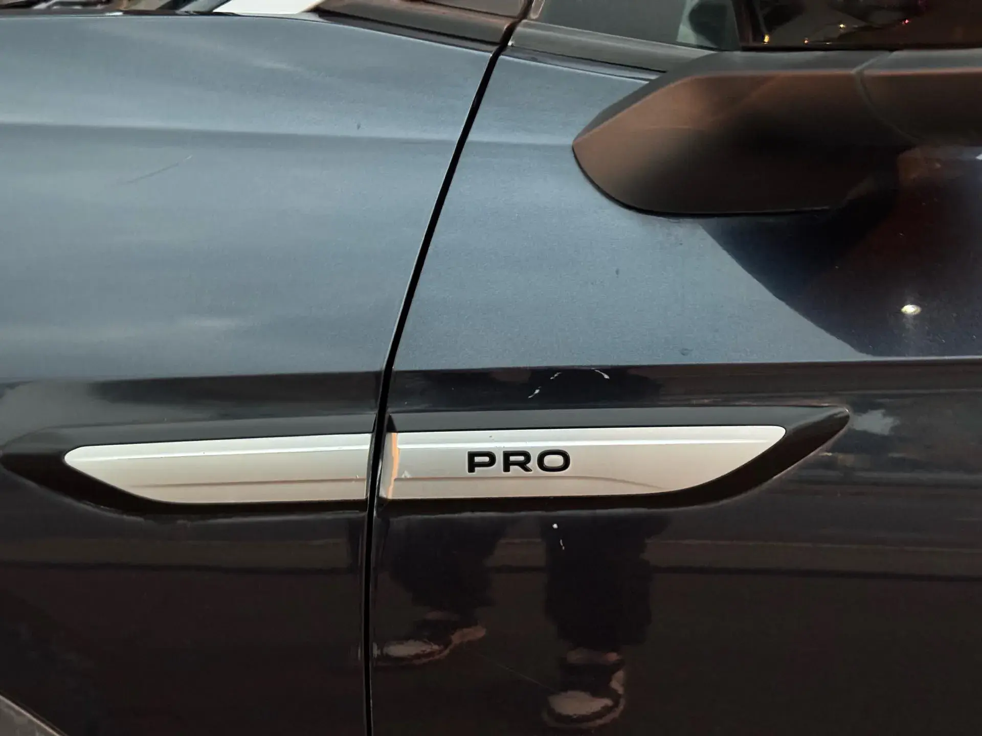 2022 VOLKSWAGEN ID.4 thumbnail 2