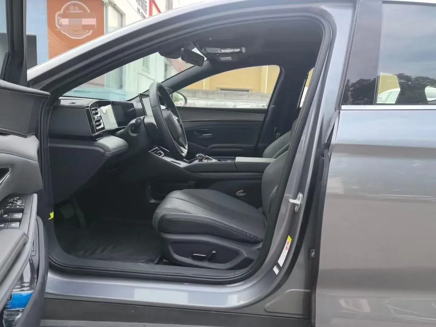 2024 BYD QINL thumbnail 3