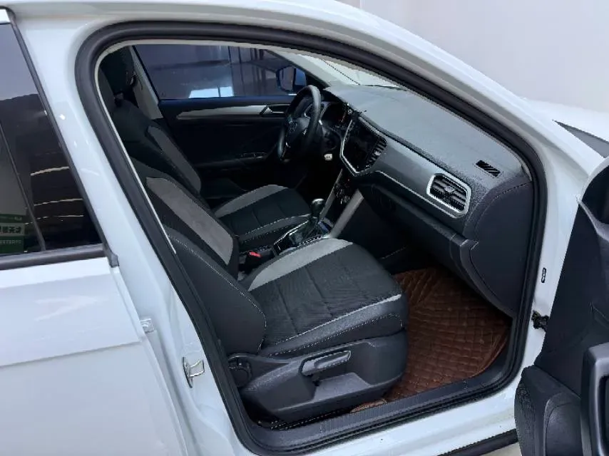 2021 Volkswagen T-Roc 1.4T 150HP L4 7DCT,autocango,china used car exporter,china ev exporter,chinese used car exporter,chinese used ev exporter