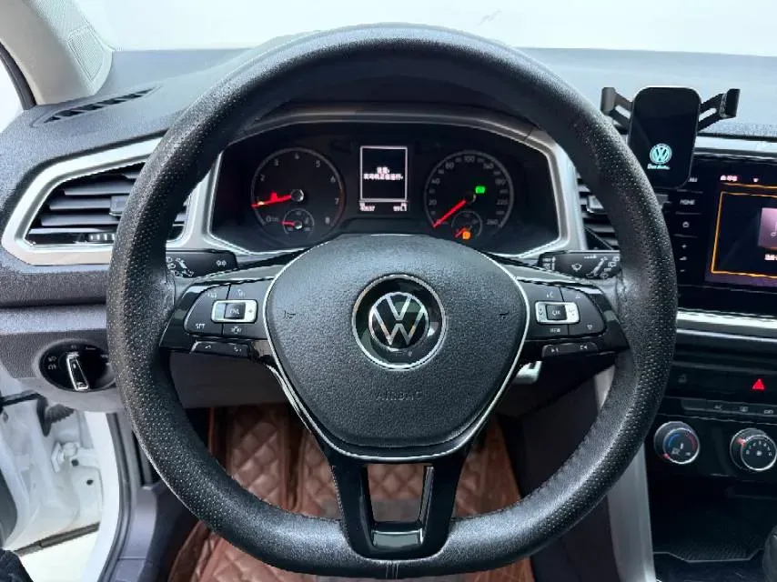 2021 Volkswagen T-Roc 1.4T 150HP L4 7DCT,autocango,china used car exporter,china ev exporter,chinese used car exporter,chinese used ev exporter