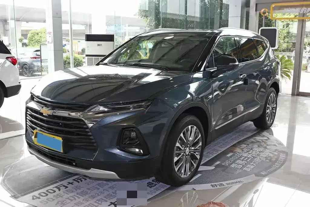 2020 CHEVROLET BLAZER view 1