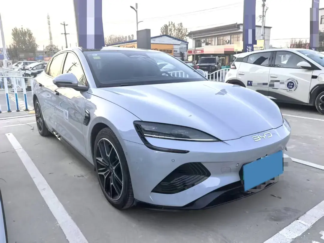 2025 BYD SEAL thumbnail 2