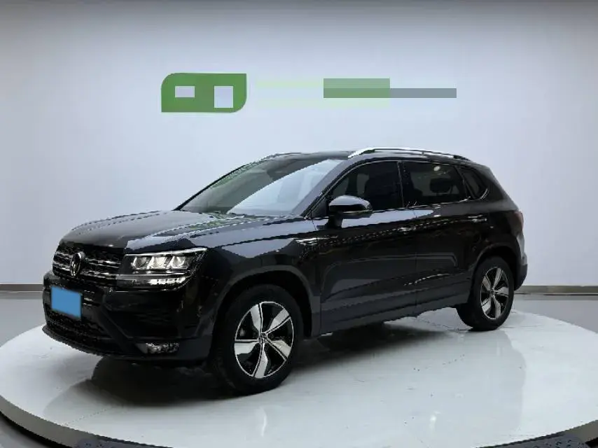 2022 VOLKSWAGEN THARU view 1