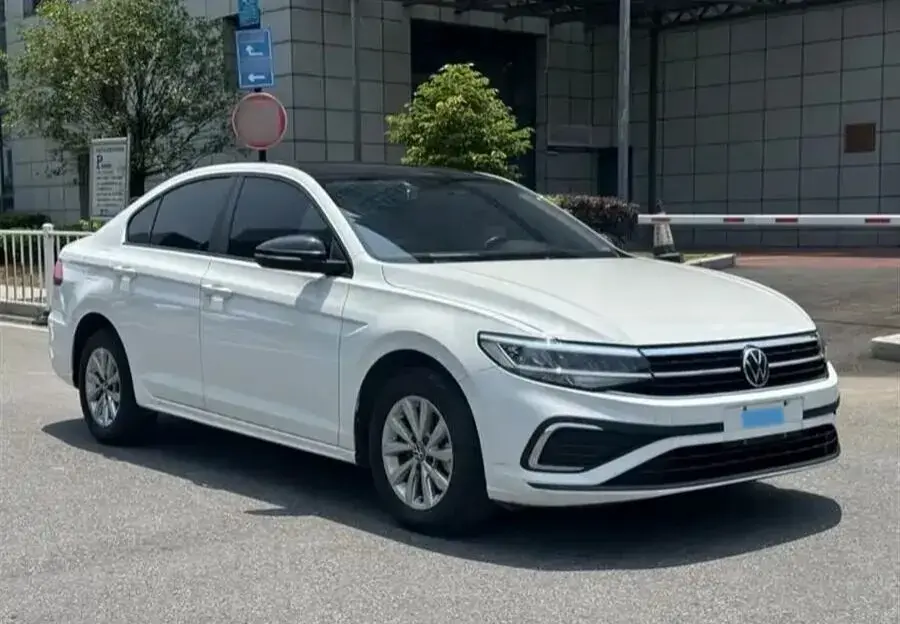 2023 VOLKSWAGEN BORA thumbnail 3