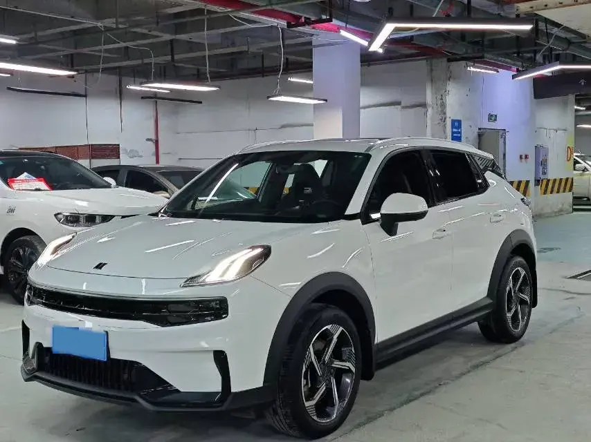 2023 LYNK&CO 06 view 1