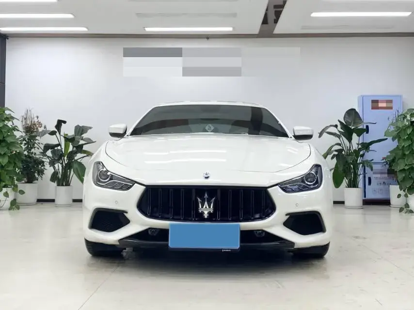 2023 MASERATI GHIBLI thumbnail 2