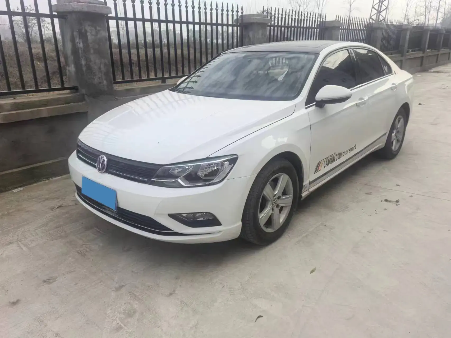 2018 VOLKSWAGEN LAMANDO view 1