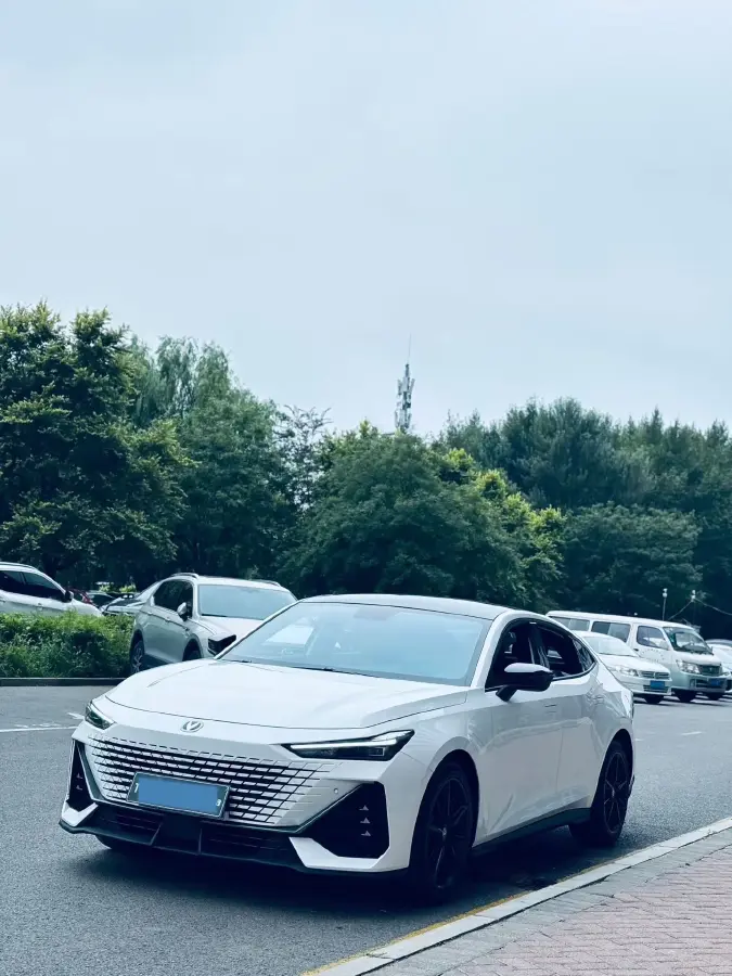 2022 ChangAn UNI-V 1.5T 188HP L4 7DCT