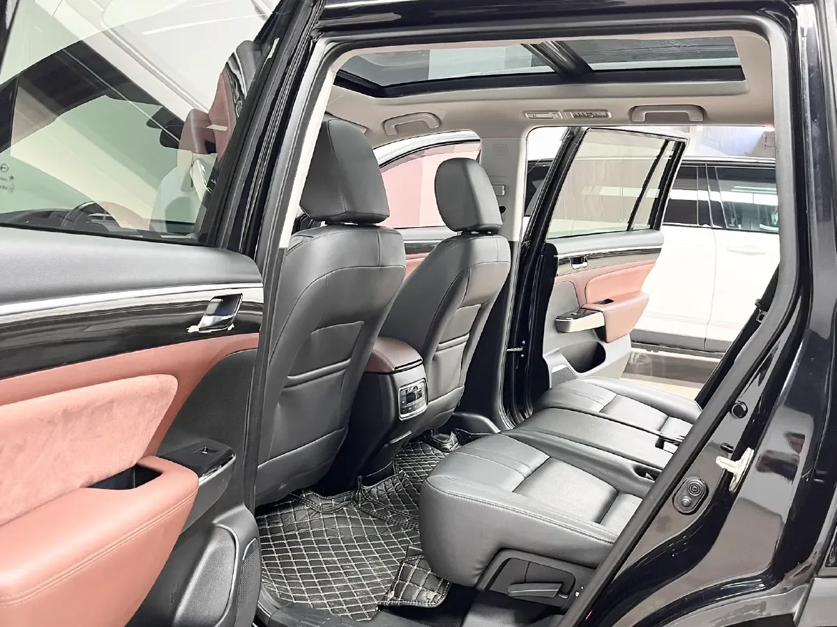 2017 GAC Trumpchi GS8 2.0T 201HP L4 6AT,autocango,china used car exporter,china ev exporter,chinese used car exporter,chinese used ev exporter