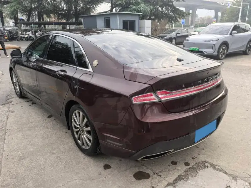 2019 LINCOLN MKZ thumbnail 3