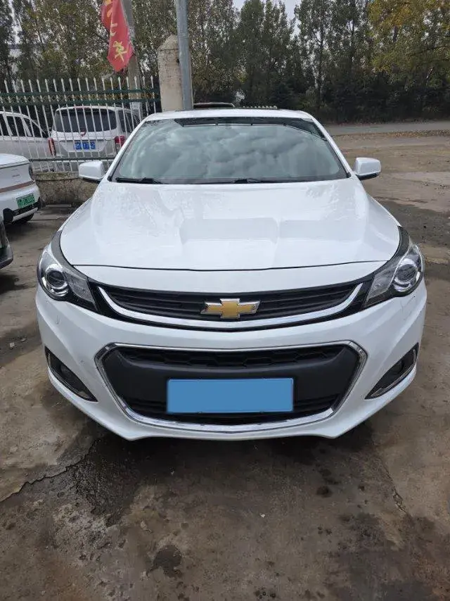 2018 CHEVROLET MALIBU thumbnail 2