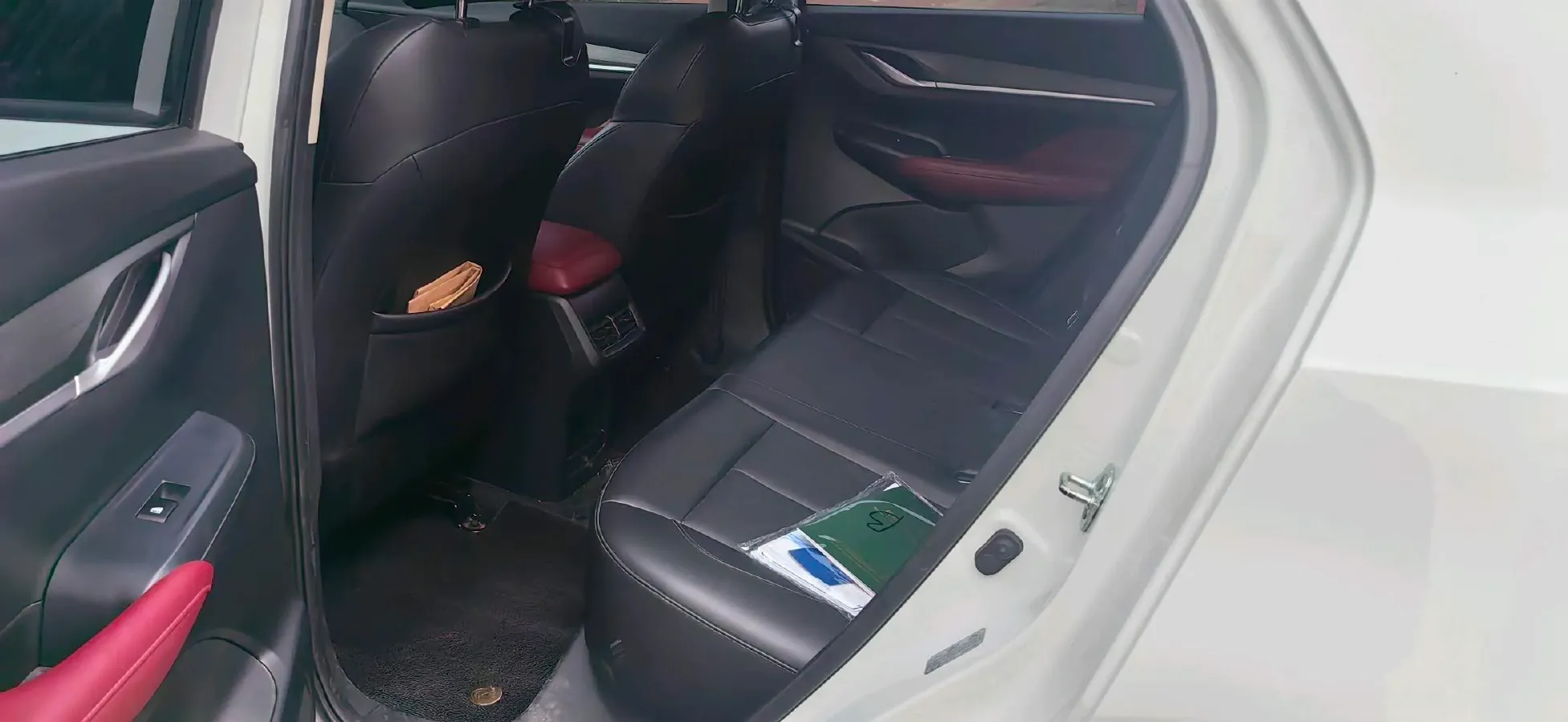 2022 ChangAn Oshan X7 Plus 1.5T 188HP L4 7DCT,autocango,china used car exporter,china ev exporter,chinese used car exporter,chinese used ev exporter