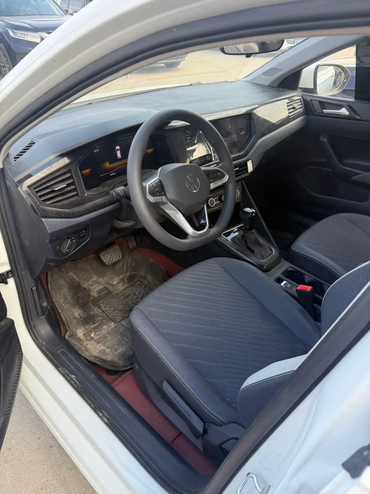 2023 VOLKSWAGEN LAVIDA thumbnail 3