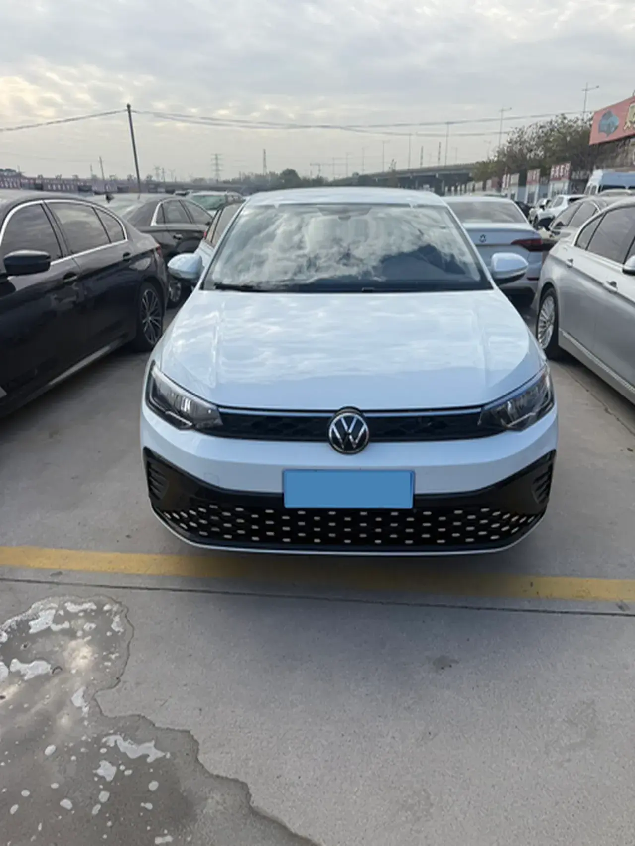 2023 VOLKSWAGEN LAVIDA thumbnail 2