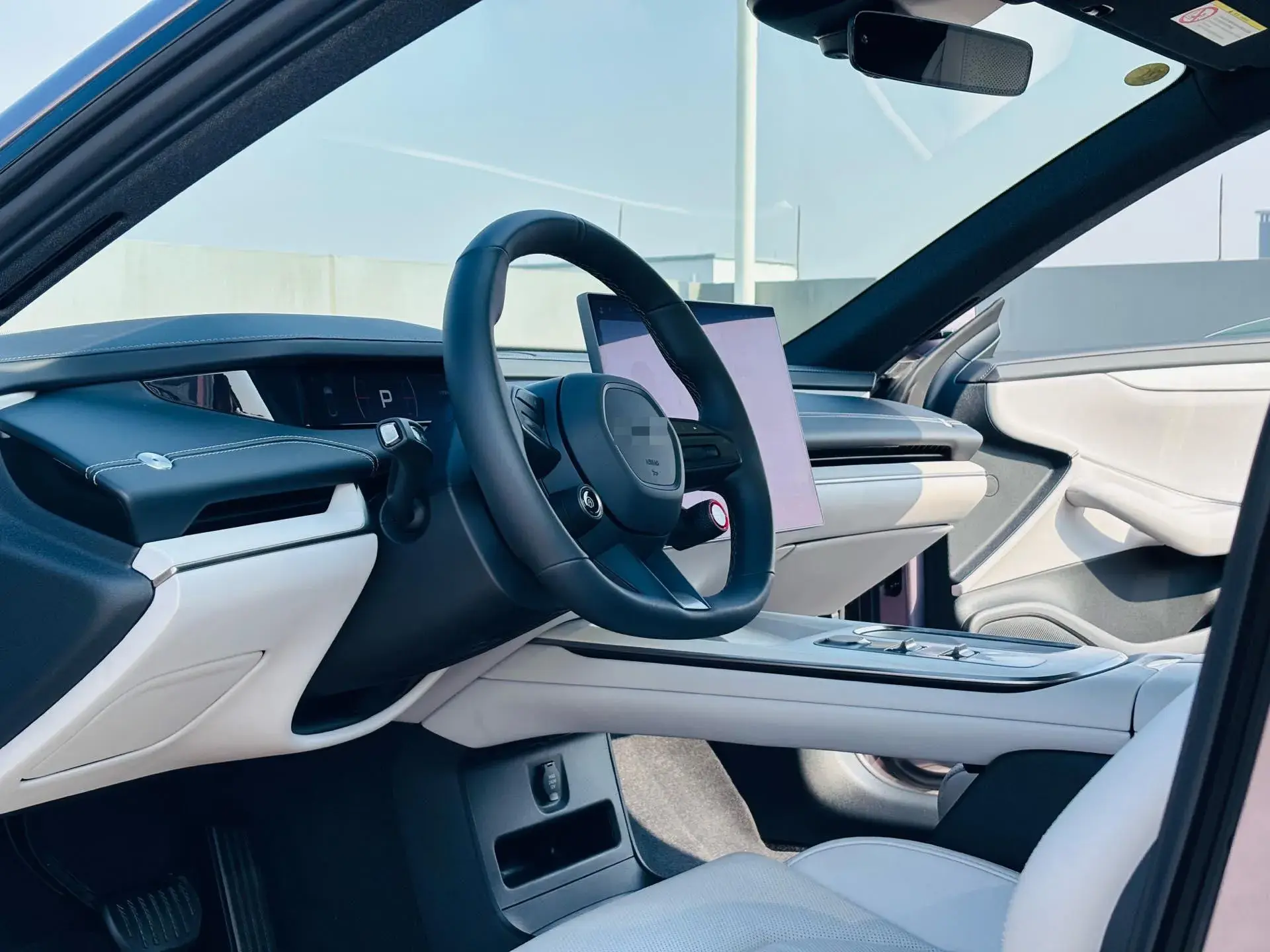 2024 MI SU7 thumbnail 4