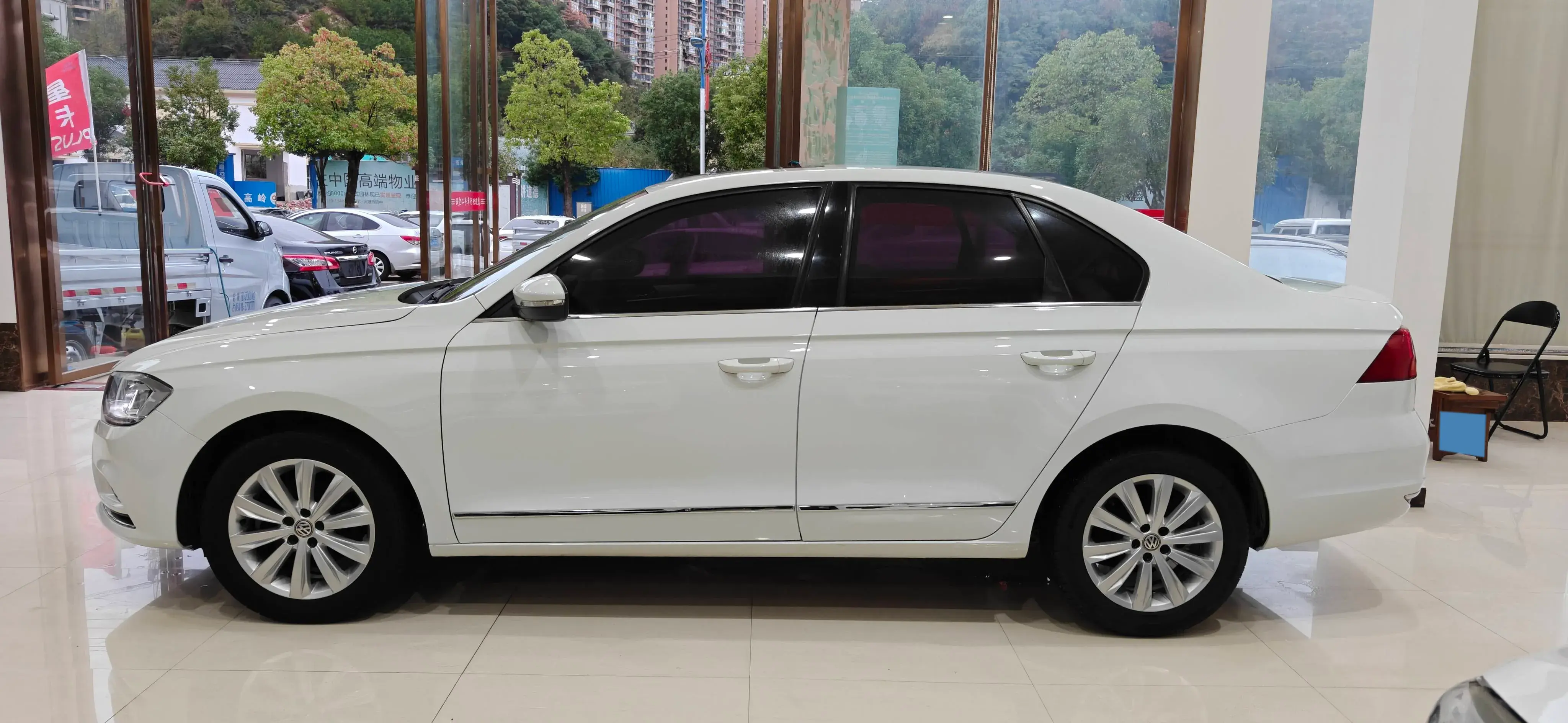 2018 VOLKSWAGEN BORA thumbnail 2