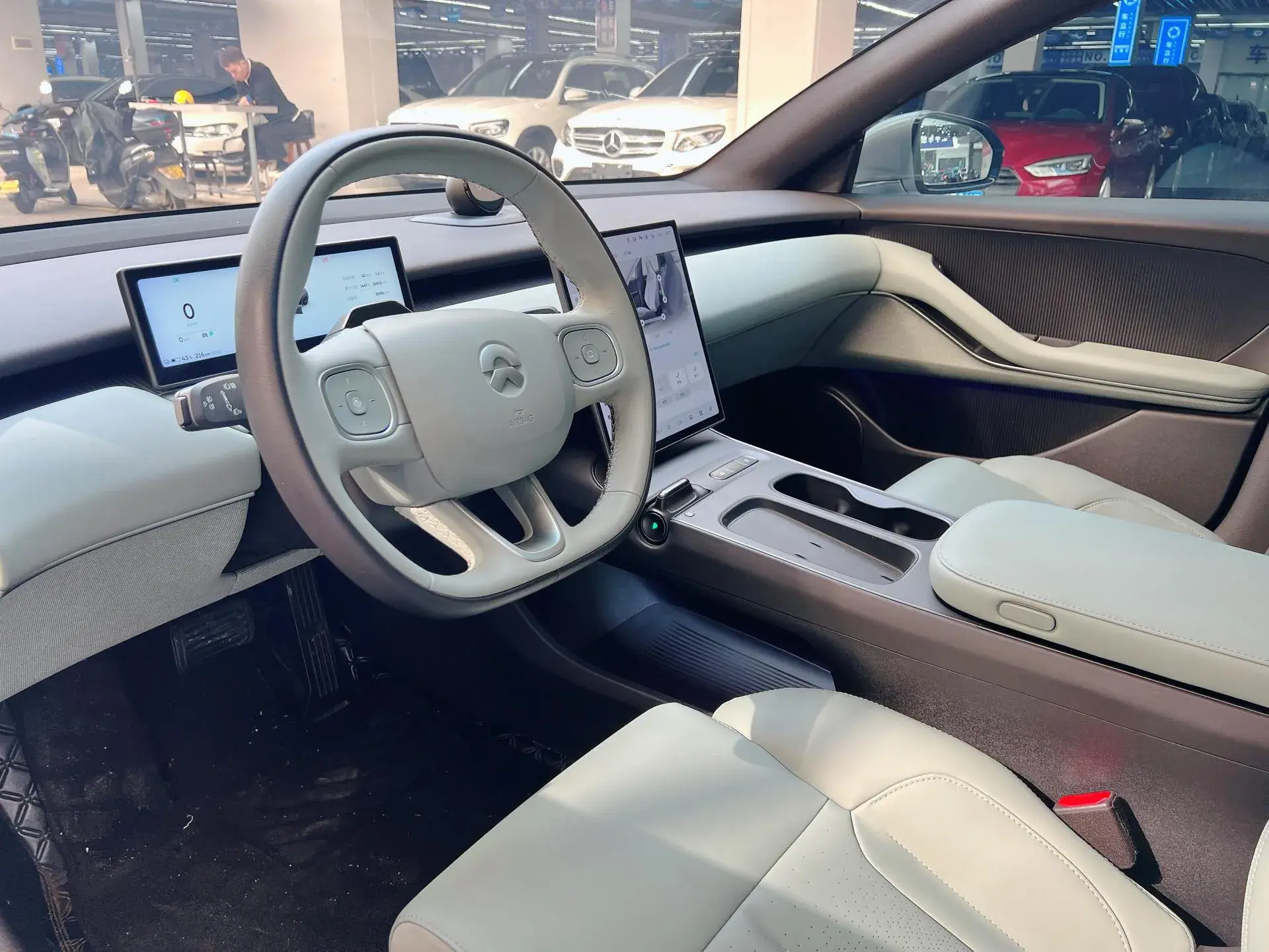 2022 NIO ET5 thumbnail 4