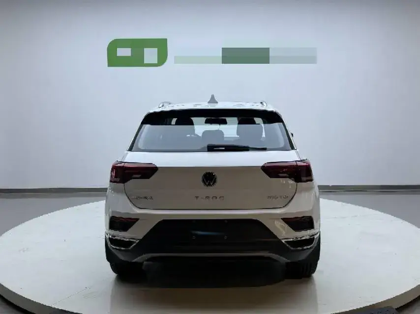 2021 VOLKSWAGEN T-ROC thumbnail 4