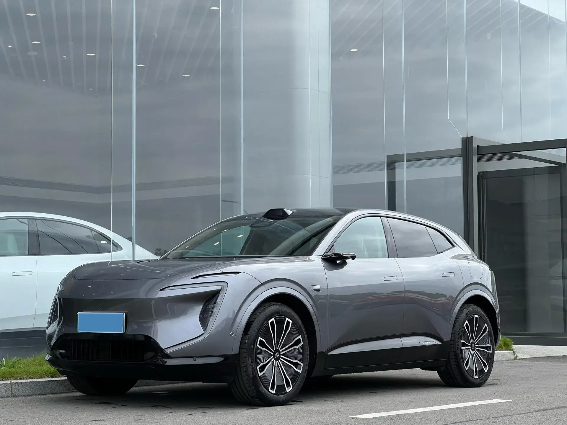 2024 AVATR 07 view 1