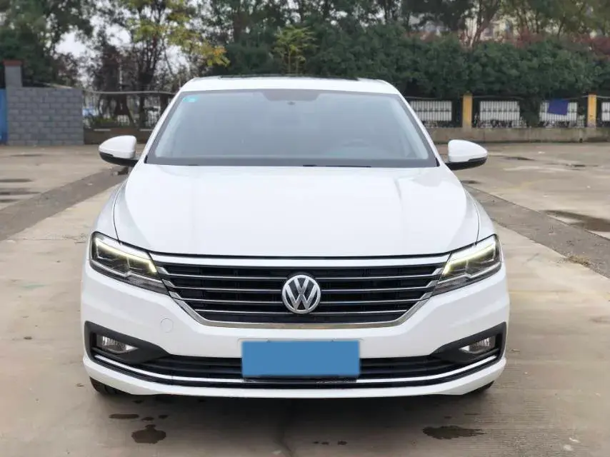 2019 VOLKSWAGEN LAVIDA thumbnail 2