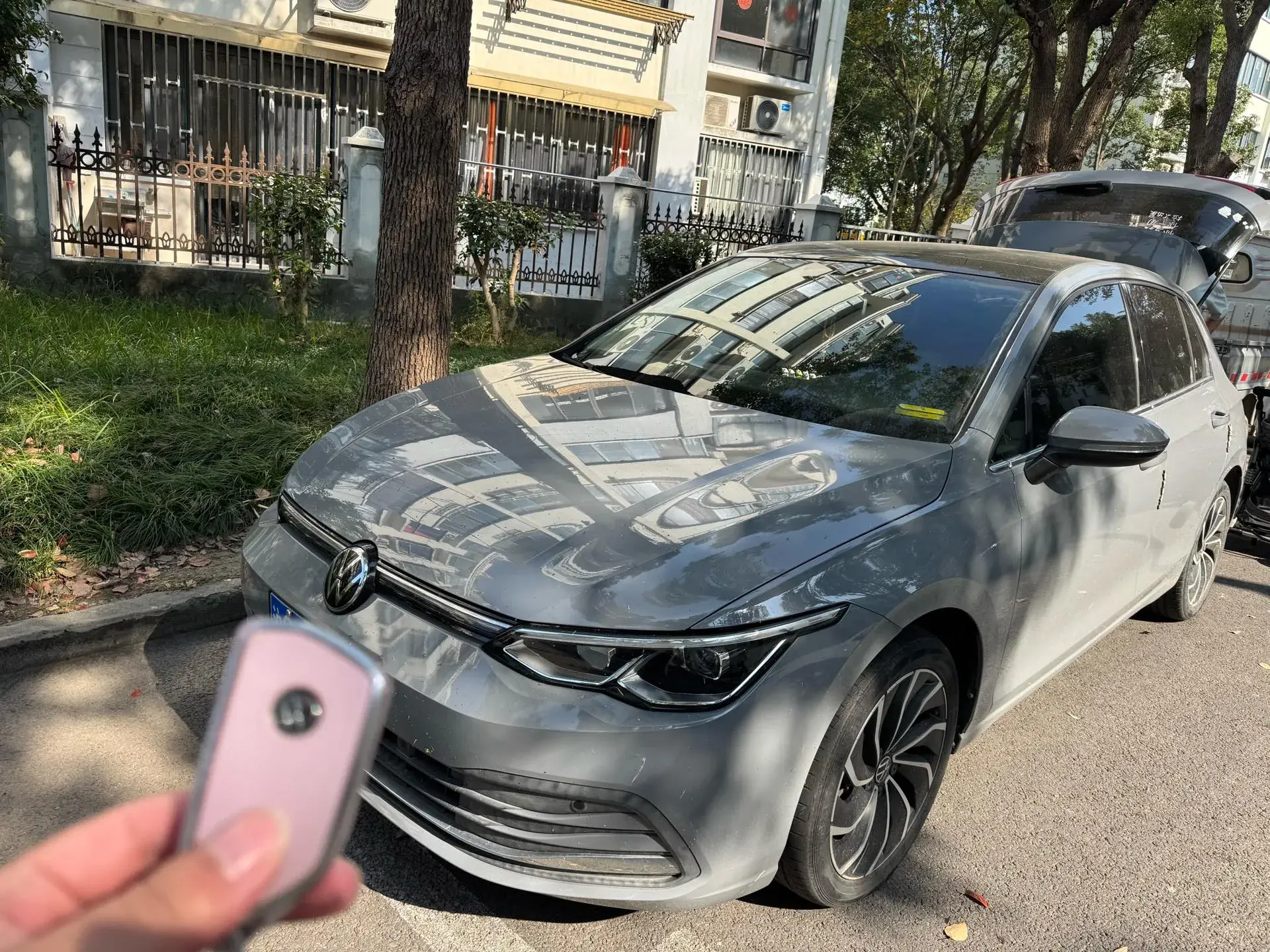 2021 VOLKSWAGEN GOLF view 1