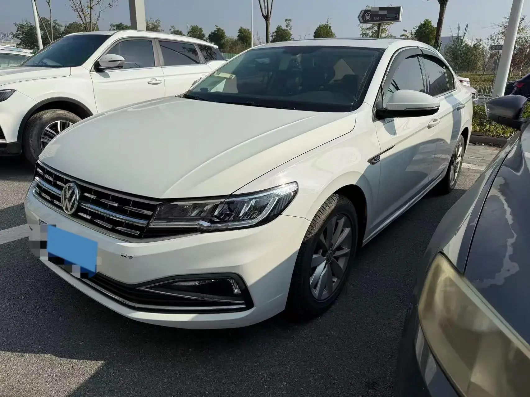 2019 VOLKSWAGEN BORA thumbnail 4