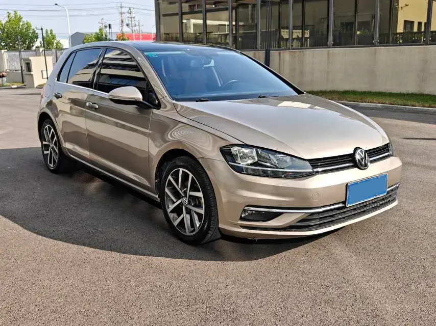 2019 VOLKSWAGEN GOLF thumbnail 3