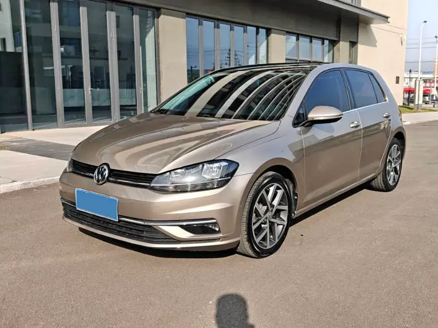 2019 VOLKSWAGEN GOLF view 1