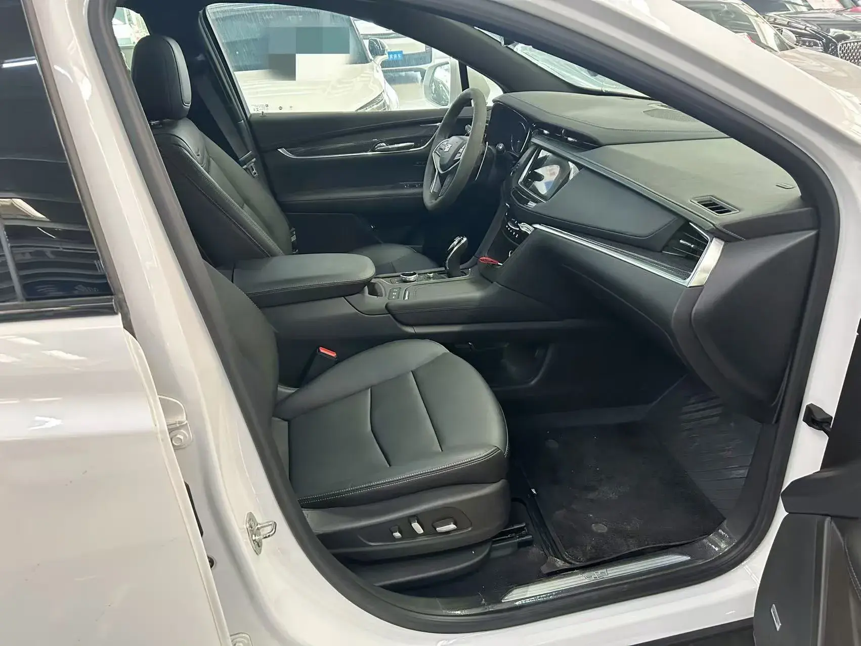 2022 CADILLAC XT5 thumbnail 3