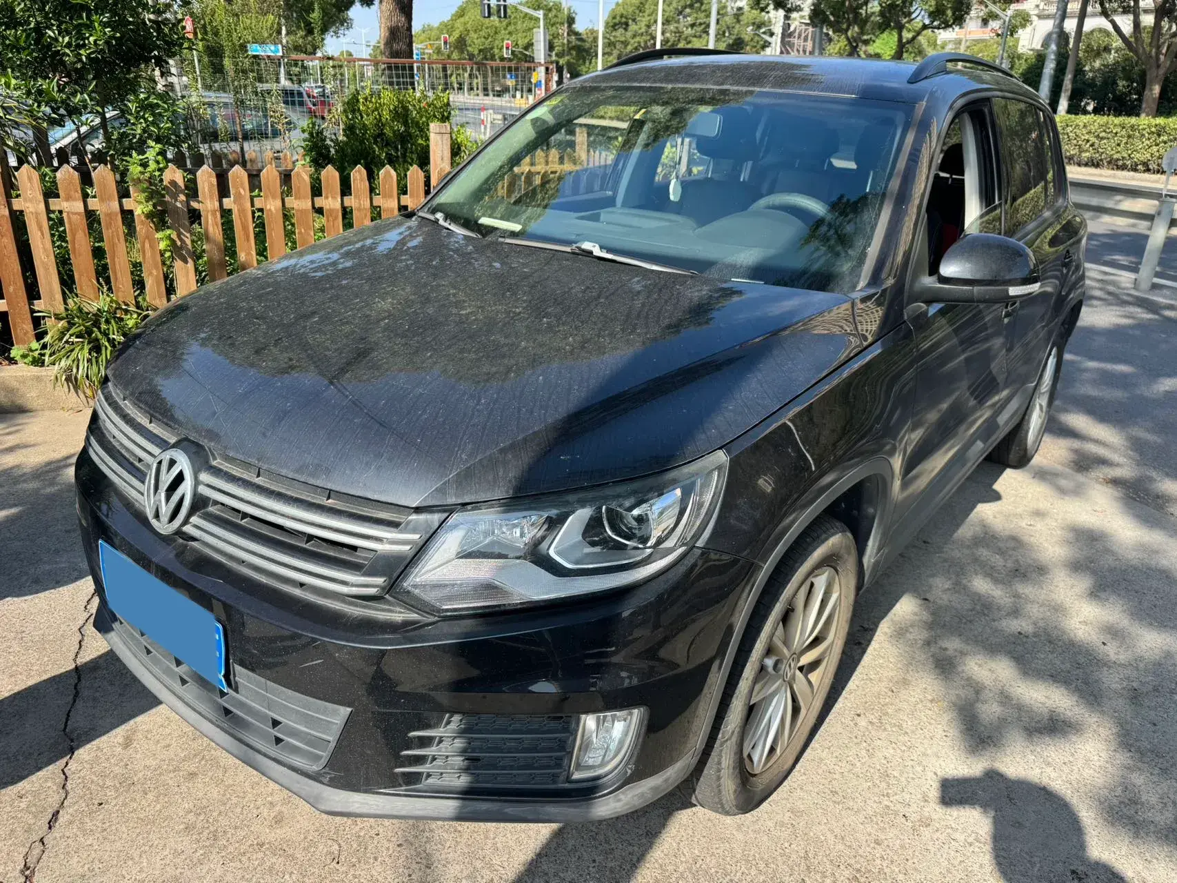 2016 VOLKSWAGEN TIGUAN view 1