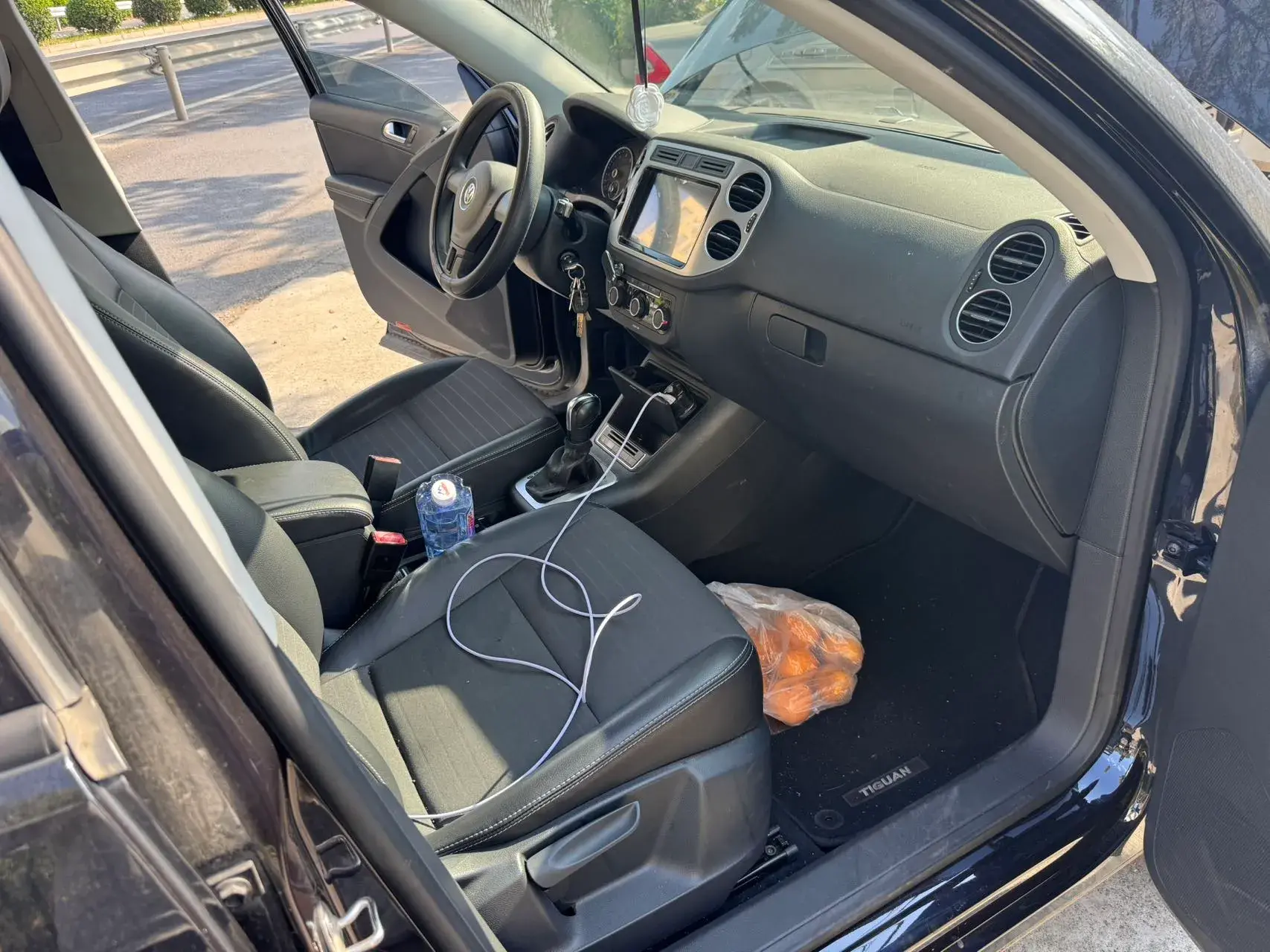 2016 VOLKSWAGEN TIGUAN thumbnail 4