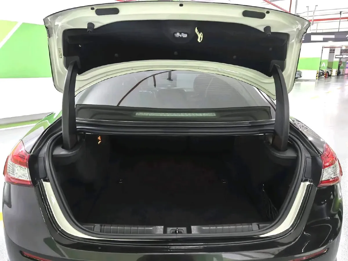 2018 Maserati Ghibli 3.0T 350HP V6 8AT,autocango,china used car exporter,china ev exporter,chinese used car exporter,chinese used ev exporter